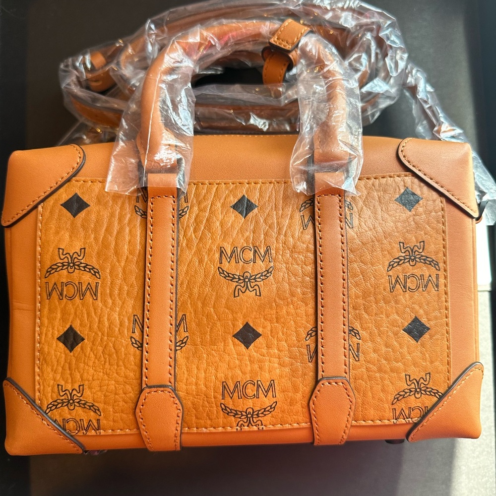 MCM SOFT BERLIN CROSSBODY IN VISETOS